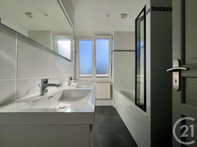 Appartement F3 &agrave; louer - 3 pi&egrave;ces - 74,31 m2 - Bitschhoffen - 67 - ALSACE