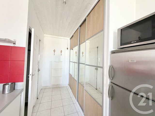 Appartement F1 &agrave; louer - 1 pi&egrave;ce - 27 m2 - Suresnes - 92 - ILE-DE-FRANCE