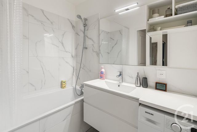 Appartement F3 à vendre - 3 pièces - 67 m2 - Suresnes - 92 - ILE-DE-FRANCE