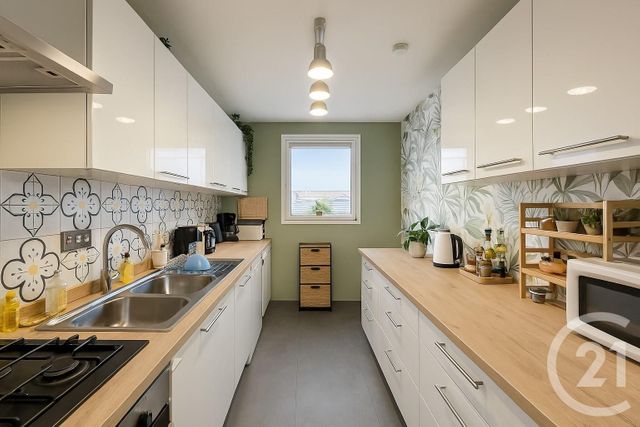 Appartement F3 à vendre - 3 pièces - 67 m2 - Suresnes - 92 - ILE-DE-FRANCE