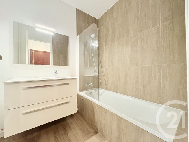 Appartement F2 à louer - 2 pièces - 61,07 m2 - Rueil Malmaison - 92 - ILE-DE-FRANCE