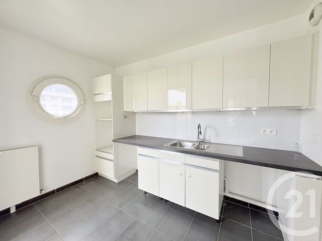 Appartement F4 à louer - 4 pièces - 84 m2 - Suresnes - 92 - ILE-DE-FRANCE