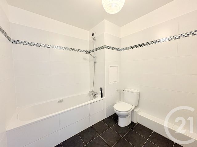 Appartement F4 à louer - 4 pièces - 84 m2 - Suresnes - 92 - ILE-DE-FRANCE