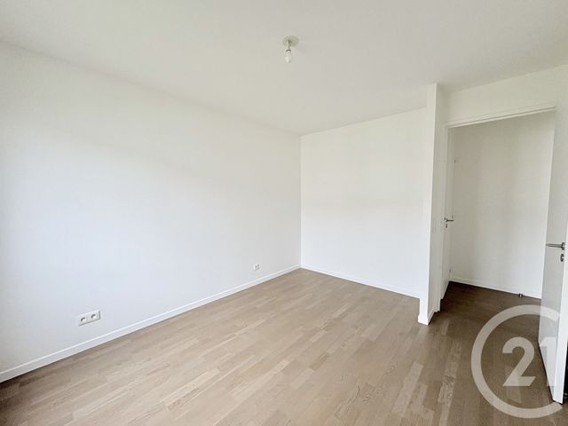 Appartement F4 à louer - 4 pièces - 84 m2 - Suresnes - 92 - ILE-DE-FRANCE