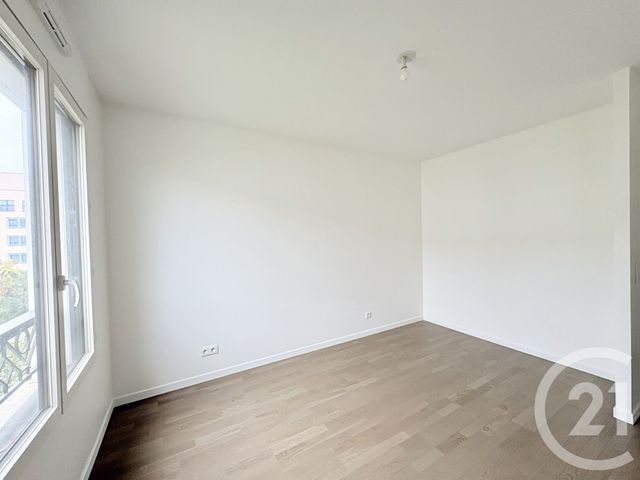 Appartement F4 à louer - 4 pièces - 84 m2 - Suresnes - 92 - ILE-DE-FRANCE