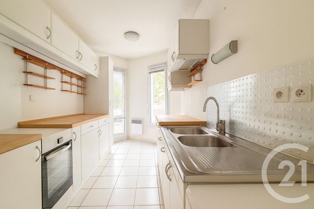 Appartement F4 à vendre - 3 pièces - 85,22 m2 - Suresnes - 92 - ILE-DE-FRANCE