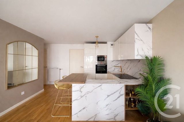 Appartement F4 &agrave; vendre - 4 pi&egrave;ces - 75 m2 - Suresnes - 92 - ILE-DE-FRANCE