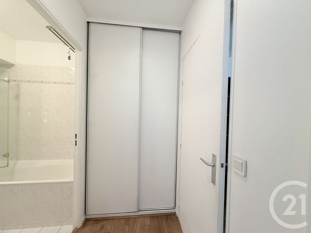 Appartement F2 &agrave; louer - 2 pi&egrave;ces - 45 m2 - Suresnes - 92 - ILE-DE-FRANCE
