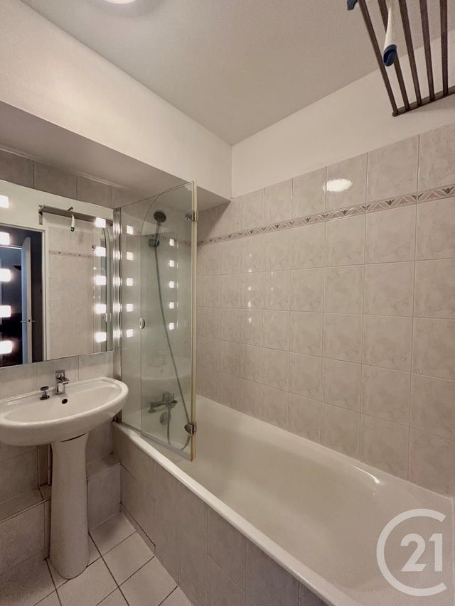 Appartement F2 &agrave; louer - 2 pi&egrave;ces - 44,94 m2 - Suresnes - 92 - ILE-DE-FRANCE