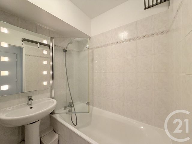 Appartement F2 &agrave; louer - 2 pi&egrave;ces - 45 m2 - Suresnes - 92 - ILE-DE-FRANCE