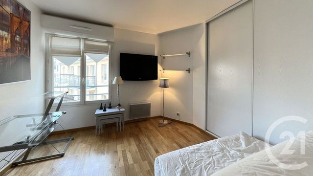 Appartement F4 &agrave; louer - 4 pi&egrave;ces - 85 m2 - Suresnes - 92 - ILE-DE-FRANCE