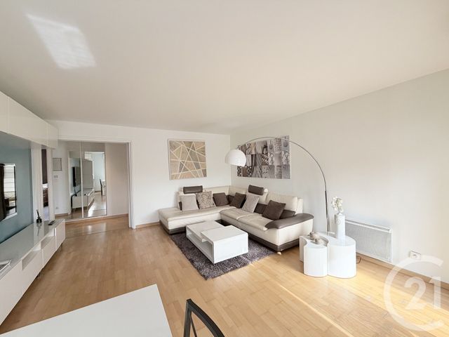 Appartement F4 &agrave; louer - 4 pi&egrave;ces - 85 m2 - Suresnes - 92 - ILE-DE-FRANCE