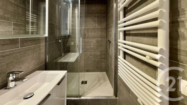 Appartement F4 &agrave; louer - 4 pi&egrave;ces - 85 m2 - Suresnes - 92 - ILE-DE-FRANCE