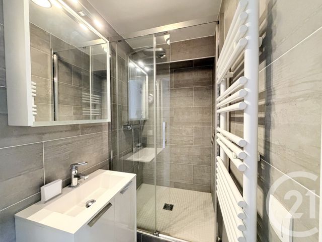 Appartement F4 &agrave; louer - 4 pi&egrave;ces - 85 m2 - Suresnes - 92 - ILE-DE-FRANCE