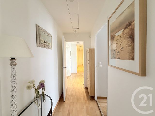 Appartement F4 &agrave; louer - 4 pi&egrave;ces - 85 m2 - Suresnes - 92 - ILE-DE-FRANCE
