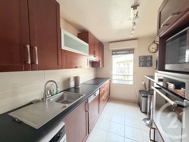 Appartement F4 &agrave; louer - 4 pi&egrave;ces - 85 m2 - Suresnes - 92 - ILE-DE-FRANCE