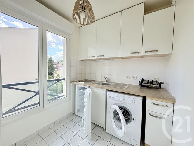 Appartement F1 &agrave; louer - 1 pi&egrave;ce - 29,70 m2 - Suresnes - 92 - ILE-DE-FRANCE