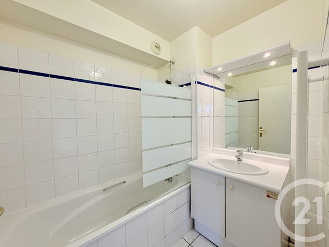 Appartement F1 &agrave; louer - 1 pi&egrave;ce - 29,70 m2 - Suresnes - 92 - ILE-DE-FRANCE