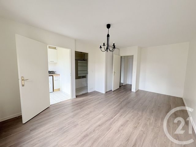 Appartement F1 &agrave; louer - 1 pi&egrave;ce - 29,70 m2 - Suresnes - 92 - ILE-DE-FRANCE