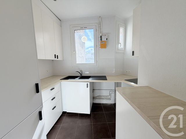 Appartement F3 &agrave; louer - 3 pi&egrave;ces - 67,50 m2 - Suresnes - 92 - ILE-DE-FRANCE