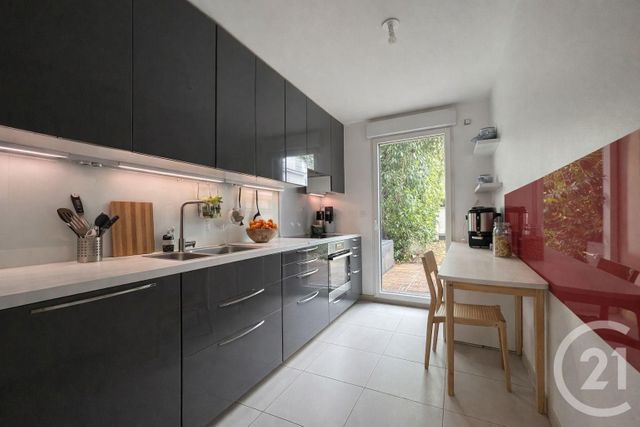 Appartement F4 &agrave; vendre - 4 pi&egrave;ces - 80,05 m2 - Suresnes - 92 - ILE-DE-FRANCE