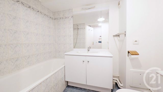 Appartement F1 &agrave; louer - 1 pi&egrave;ce - 25,95 m2 - Courbevoie - 92 - ILE-DE-FRANCE