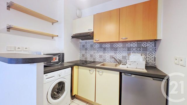 Appartement F1 &agrave; louer - 1 pi&egrave;ce - 25,95 m2 - Courbevoie - 92 - ILE-DE-FRANCE