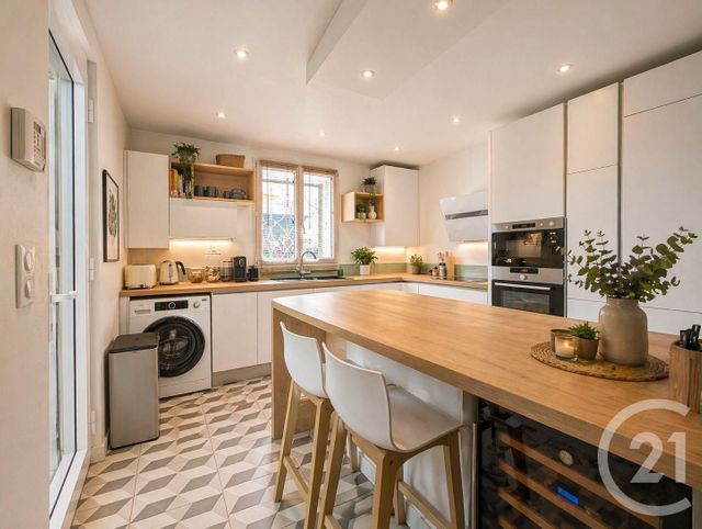 Maison &agrave; vendre - 7 pi&egrave;ces - 137,27 m2 - Suresnes - 92 - ILE-DE-FRANCE