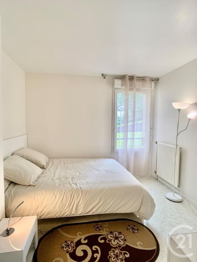 Appartement F2 &agrave; louer - 2 pi&egrave;ces - 48 m2 - Suresnes - 92 - ILE-DE-FRANCE
