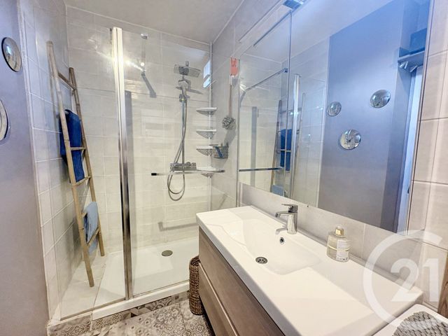 Appartement F1 &agrave; louer - 1 pi&egrave;ce - 32,94 m2 - Suresnes - 92 - ILE-DE-FRANCE