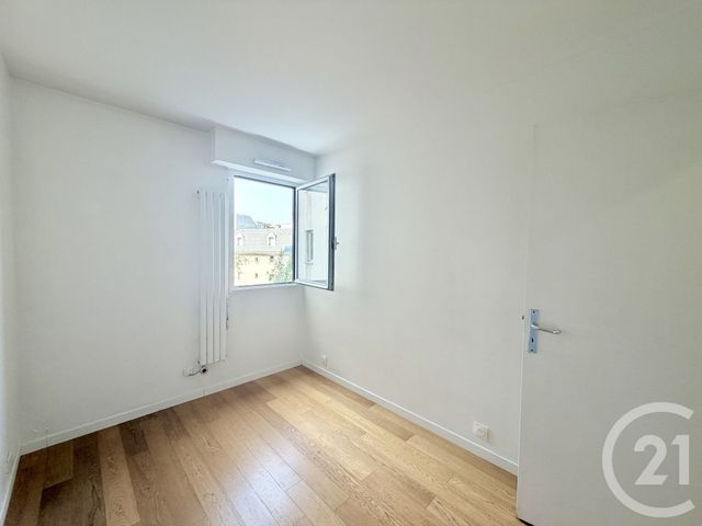 Appartement &agrave; louer - 4 pi&egrave;ces - 82 m2 - Suresnes - 92 - ILE-DE-FRANCE
