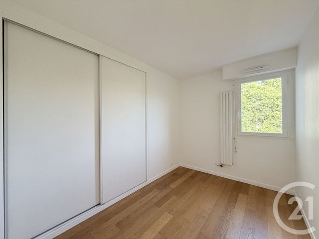 Appartement F4 &agrave; louer - 4 pi&egrave;ces - 82 m2 - Suresnes - 92 - ILE-DE-FRANCE