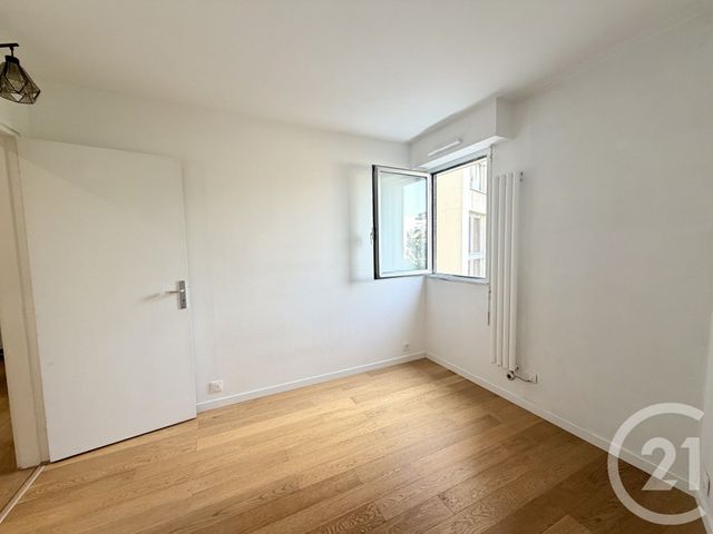 Appartement &agrave; louer - 4 pi&egrave;ces - 82 m2 - Suresnes - 92 - ILE-DE-FRANCE