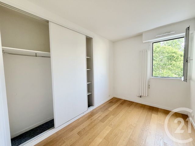 Appartement &agrave; louer - 4 pi&egrave;ces - 82 m2 - Suresnes - 92 - ILE-DE-FRANCE