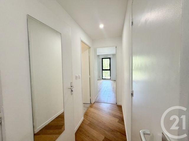 Appartement &agrave; louer - 4 pi&egrave;ces - 82 m2 - Suresnes - 92 - ILE-DE-FRANCE