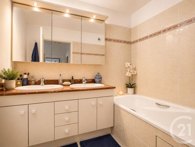 Appartement F4 &agrave; vendre - 4 pi&egrave;ces - 85,89 m2 - Rueil Malmaison - 92 - ILE-DE-FRANCE