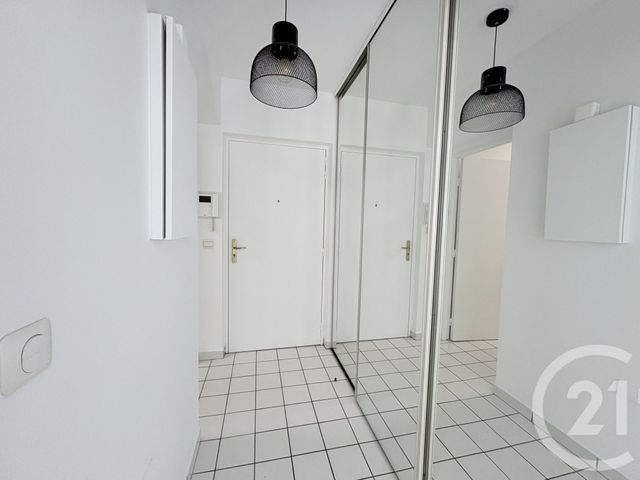 Appartement F1 &agrave; louer - 1 pi&egrave;ce - 30 m2 - Suresnes - 92 - ILE-DE-FRANCE