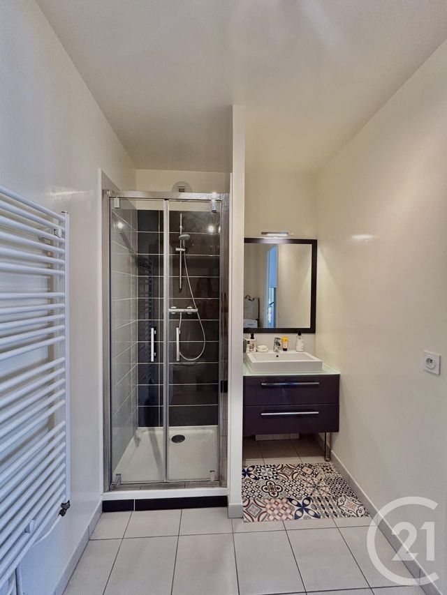 Appartement &agrave; louer - 2 pi&egrave;ces - 42,35 m2 - Puteaux - 92 - ILE-DE-FRANCE