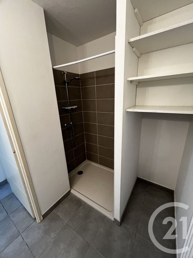 Appartement T3 &agrave; louer - 3 pi&egrave;ces - 63,50 m2 - Frontignan - 34 - LANGUEDOC-ROUSSILLON