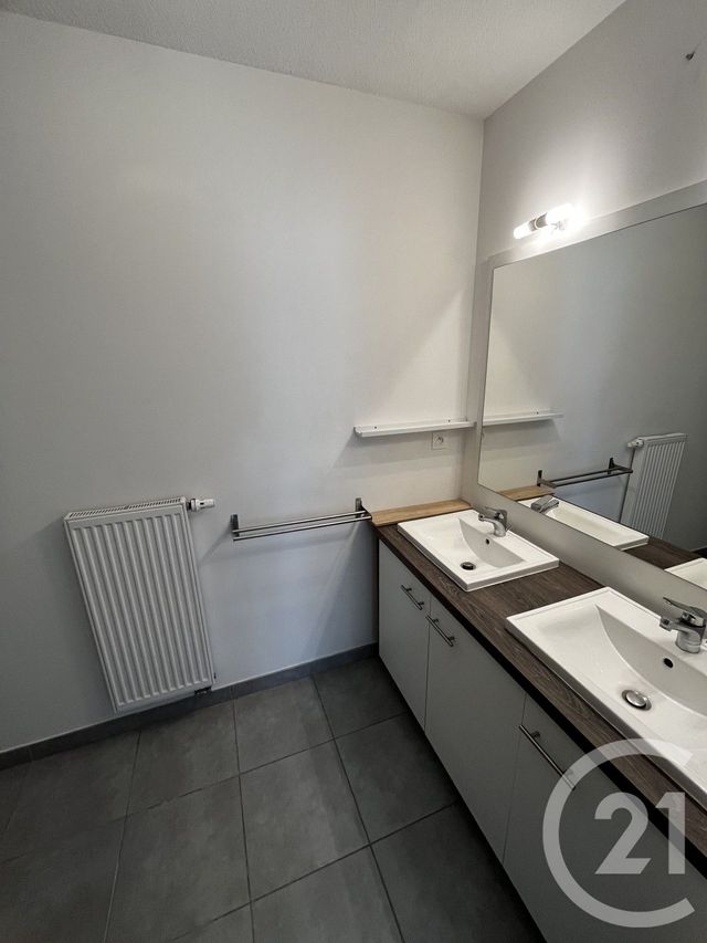 Appartement T3 &agrave; louer - 3 pi&egrave;ces - 63,50 m2 - Frontignan - 34 - LANGUEDOC-ROUSSILLON
