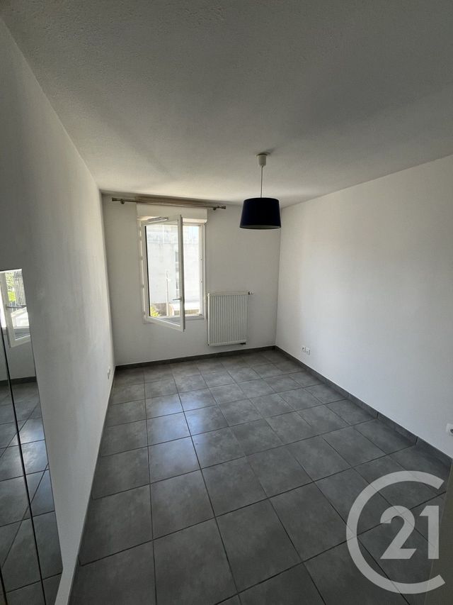 Appartement T3 &agrave; louer - 3 pi&egrave;ces - 63,50 m2 - Frontignan - 34 - LANGUEDOC-ROUSSILLON
