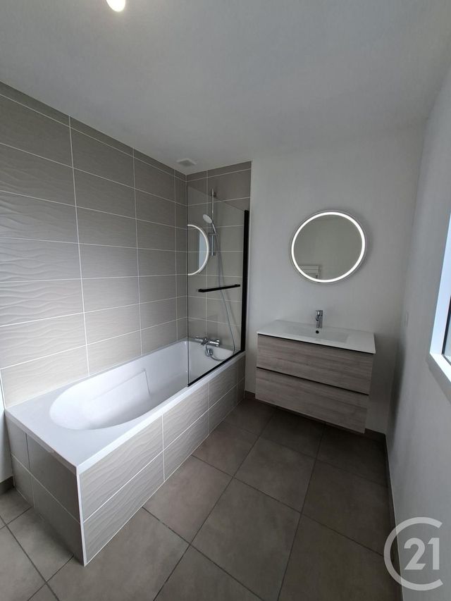 Maison &agrave; louer - 4 pi&egrave;ces - 84,60 m2 - Vitre - 35 - BRETAGNE