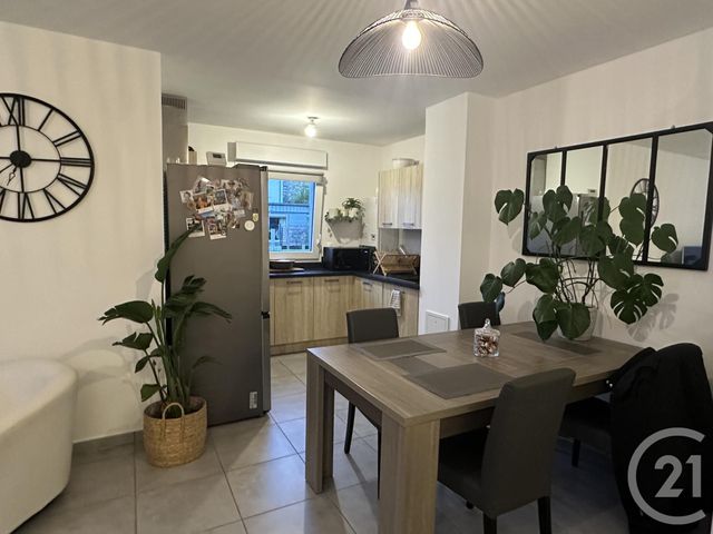 Appartement T3 &agrave; louer - 3 pi&egrave;ces - 61,70 m2 - Noyal Sur Vilaine - 35 - BRETAGNE