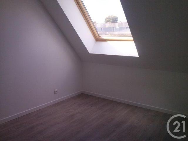 Maison &agrave; louer - 4 pi&egrave;ces - 90 m2 - Cuille - 53 - PAYS-DE-LOIRE