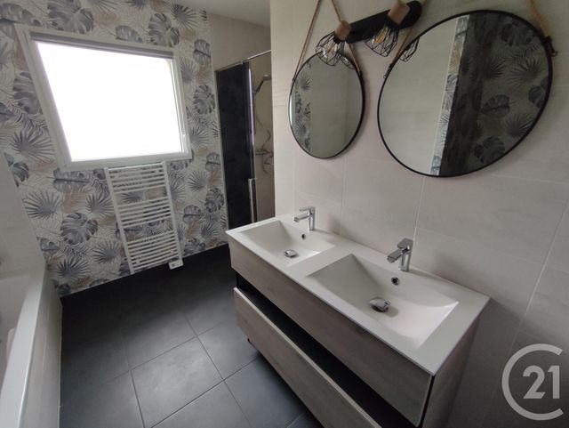 Maison &agrave; louer - 4 pi&egrave;ces - 102,02 m2 - Etrelles - 35 - BRETAGNE