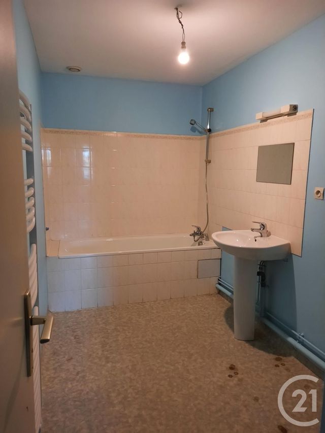 Appartement &agrave; louer - 3 pi&egrave;ces - 79,89 m2 - St Germain Du Pinel - 35 - BRETAGNE