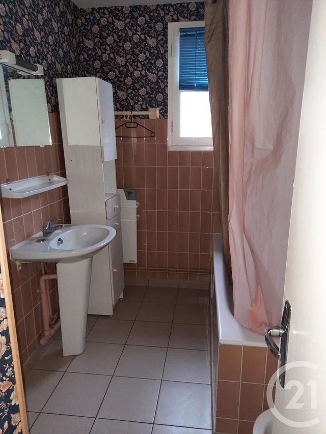 Appartement T2 &agrave; louer - 2 pi&egrave;ces - 40,08 m2 - Le Pertre - 35 - BRETAGNE