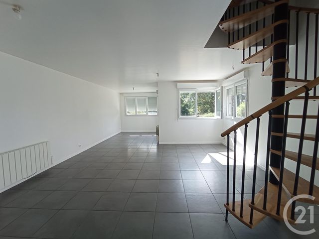 Maison &agrave; louer - 4 pi&egrave;ces - 90 m2 - Cuille - 53 - PAYS-DE-LOIRE