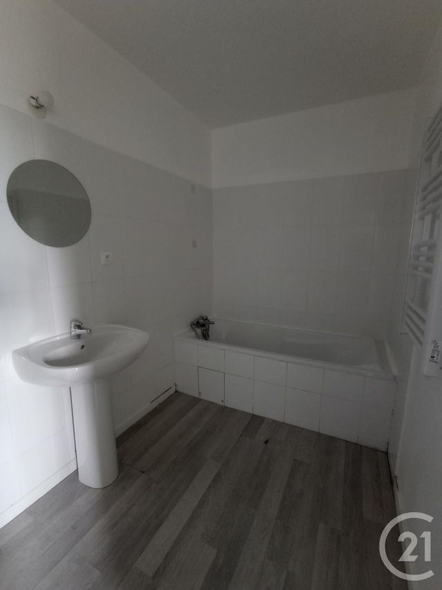 Maison &agrave; louer - 4 pi&egrave;ces - 90 m2 - Cuille - 53 - PAYS-DE-LOIRE