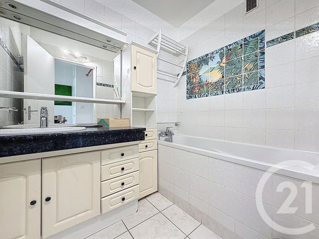 Appartement F3 à vendre - 3 pièces - 65,85 m2 - Paris - 75011 - ILE-DE-FRANCE